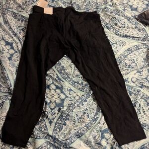 LC Lauren Conrad Black Capris with Textured Fabric